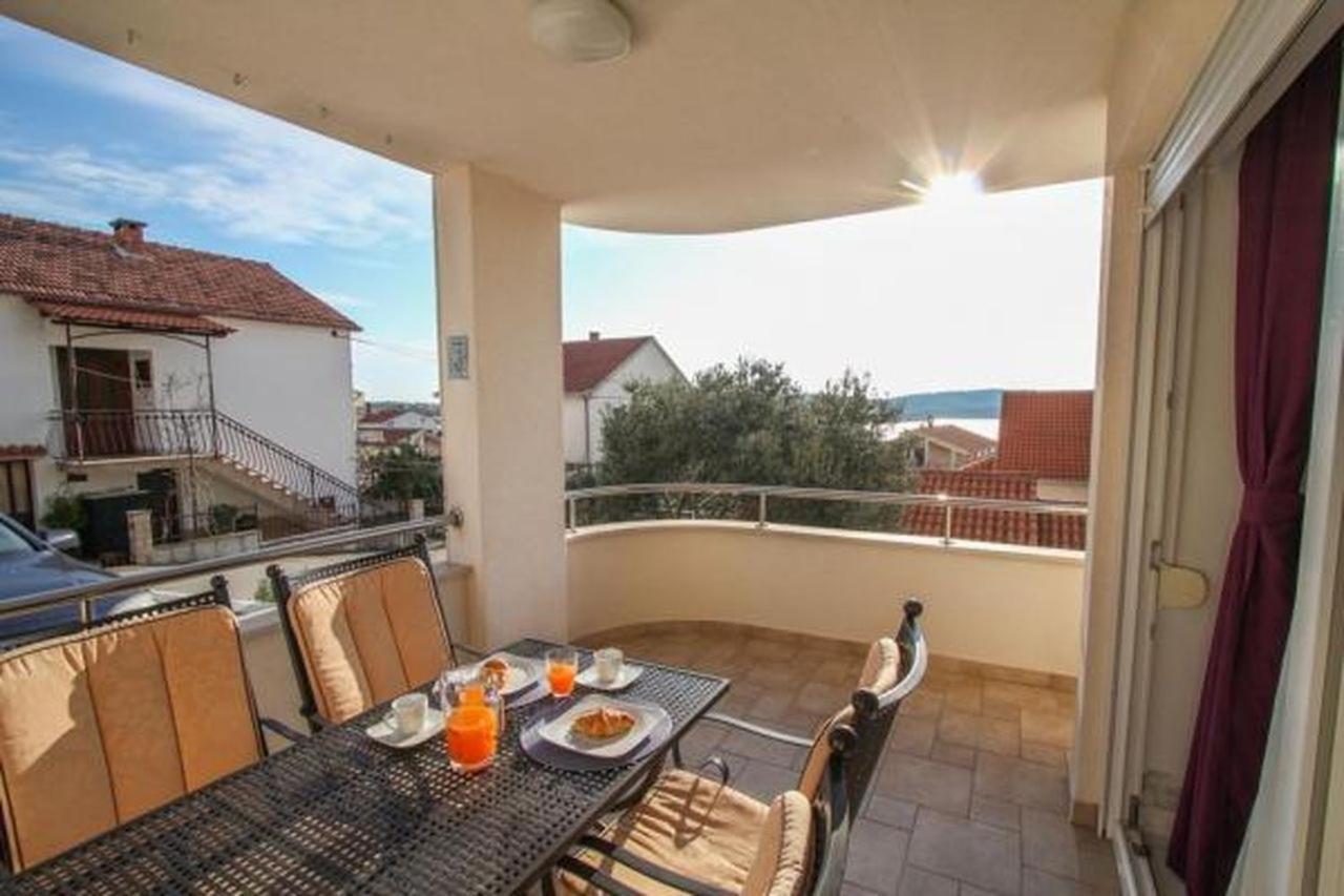 Studio Apartment In Okrug Gornji With Terrace, Air Conditioning, Wifi, Washing Machine 5051-1 Trogir Exterior photo