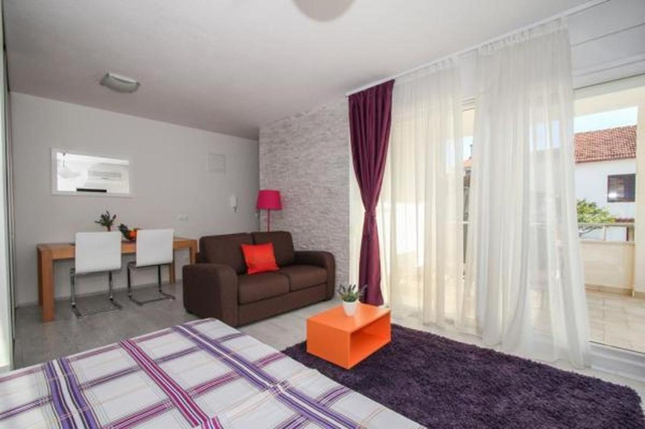 Studio Apartment In Okrug Gornji With Terrace, Air Conditioning, Wifi, Washing Machine 5051-1 Trogir Exterior photo